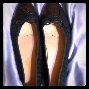 Chanel Ballet Green Flats 🥿 wool w black toe.